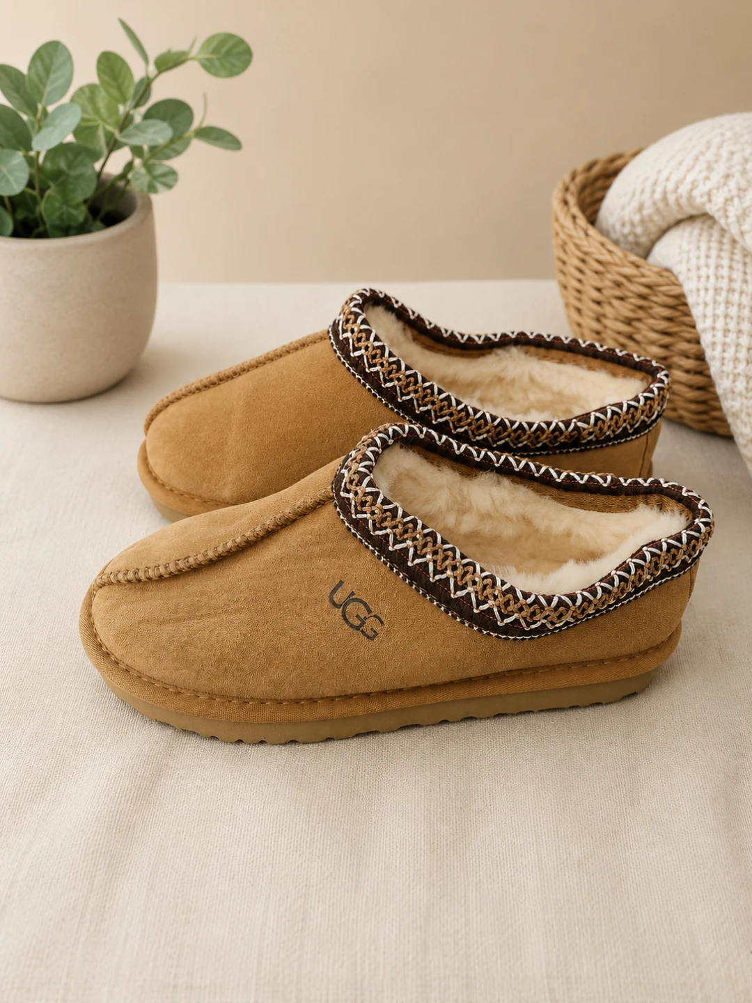 UGG Scuffette II Slippers Tan Suede Sheepskin Lined - photo 2