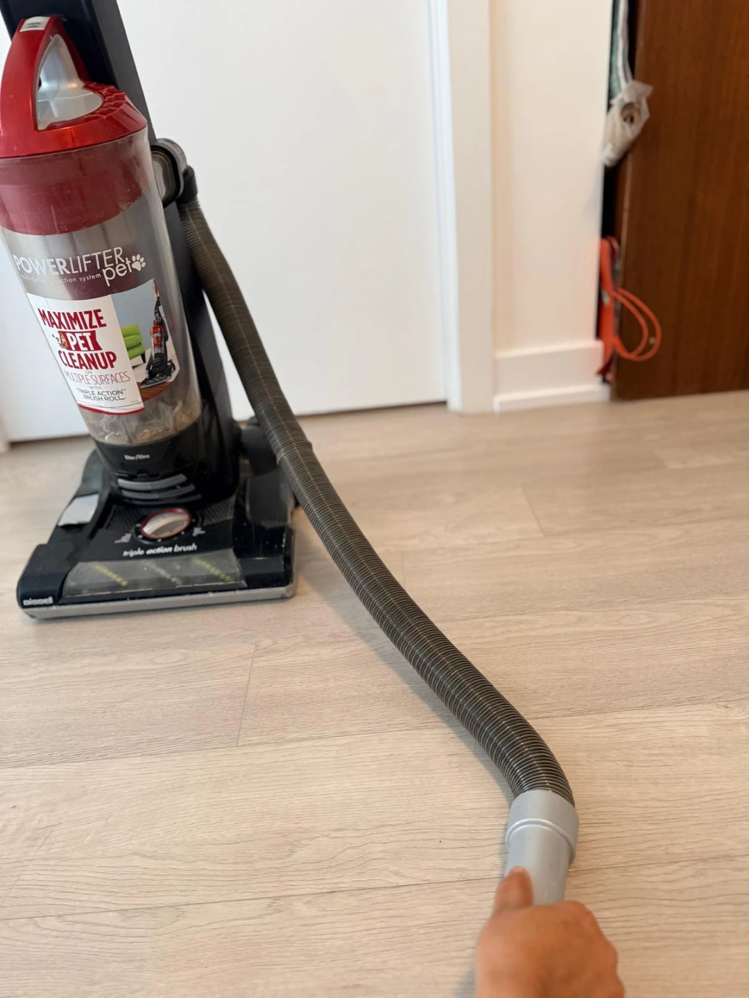 Bissell PowerLifter Pet Vacuum Cleaner - photo 2