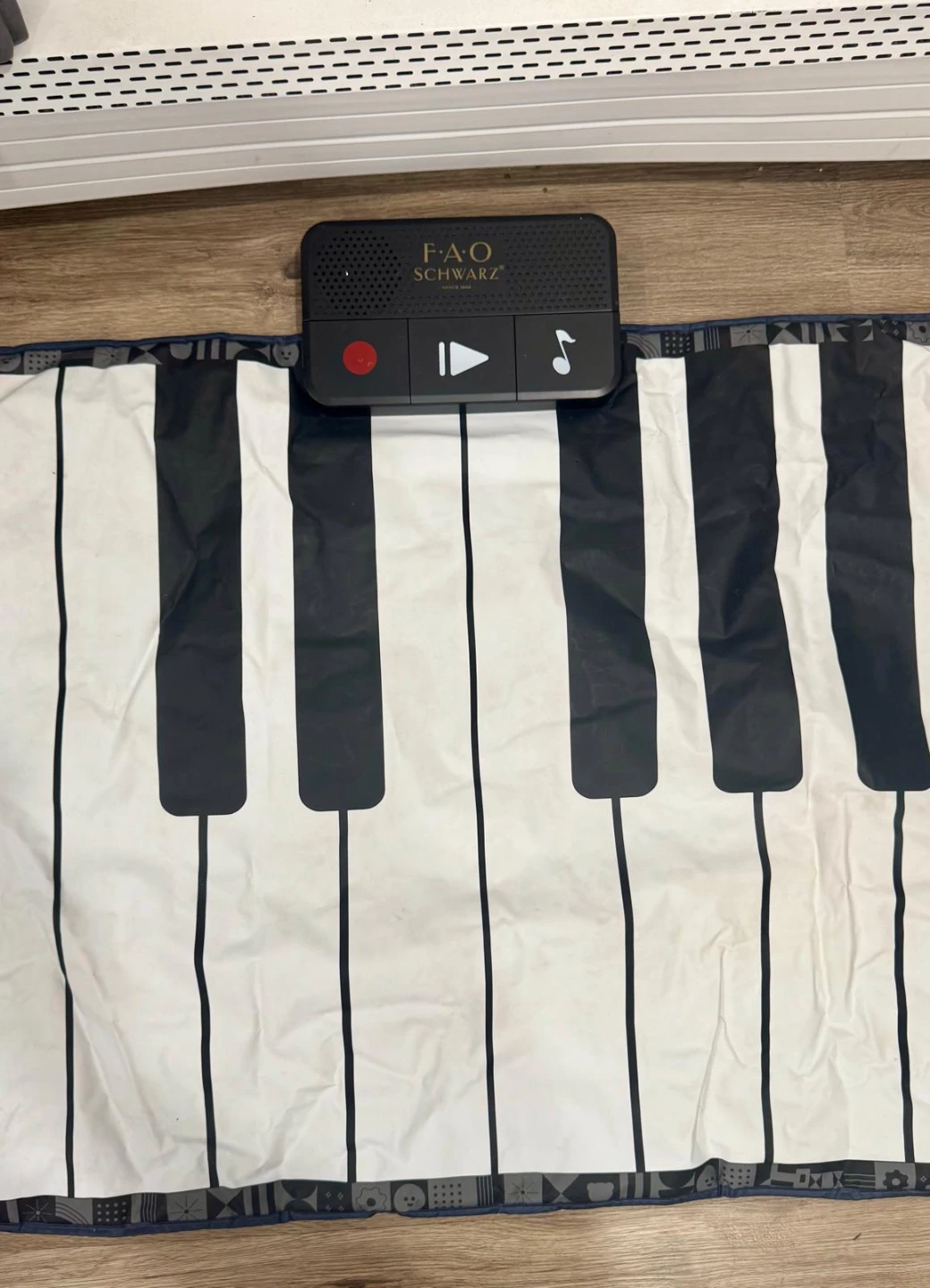 FAO Schwarz Piano Playmat - photo 2
