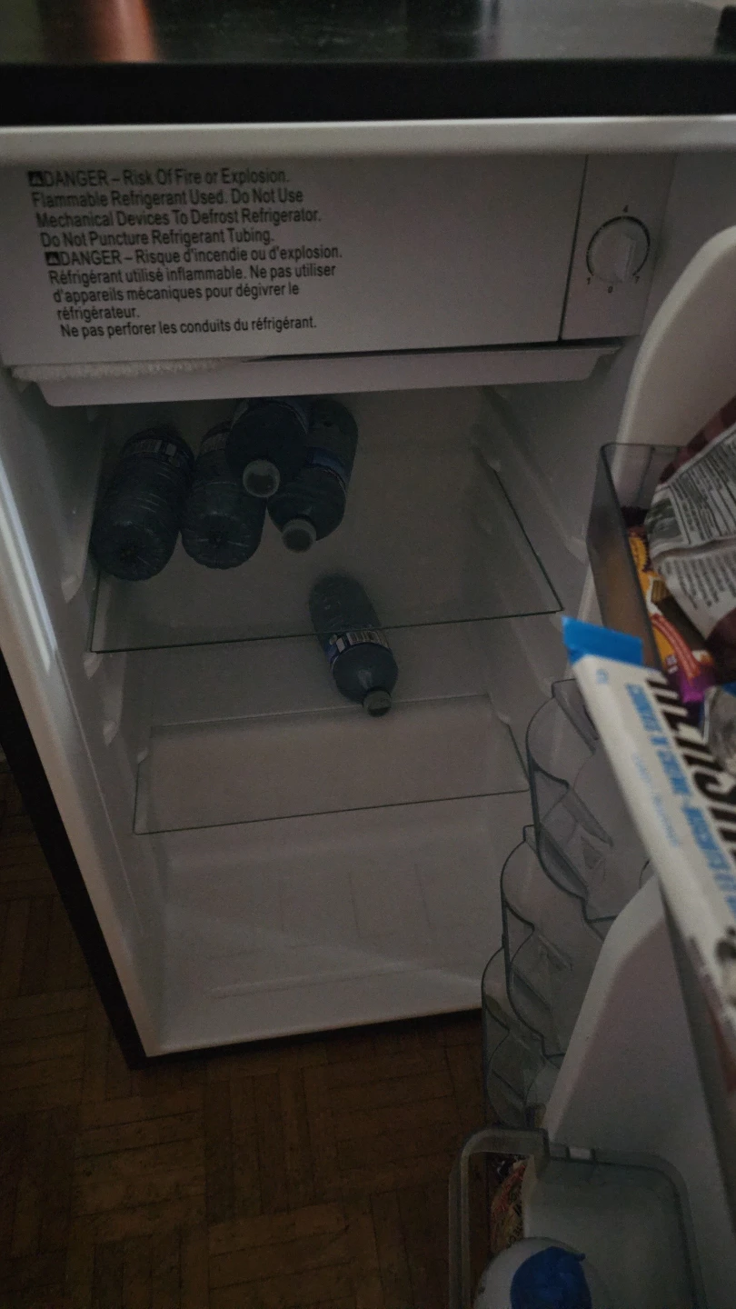 Hamilton Beach Mini Fridge - photo 2