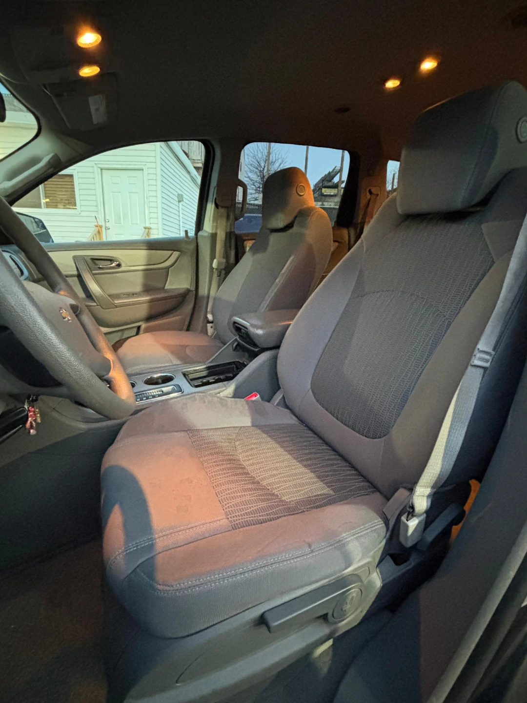 2014 Chevrolet Traverse LT - photo 3