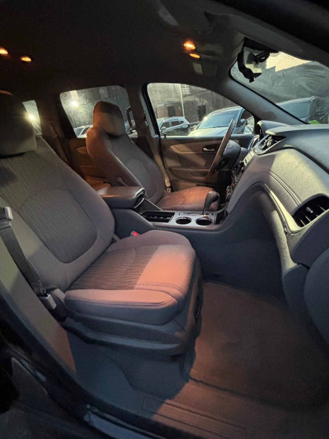 2014 Chevrolet Traverse LT - photo 4