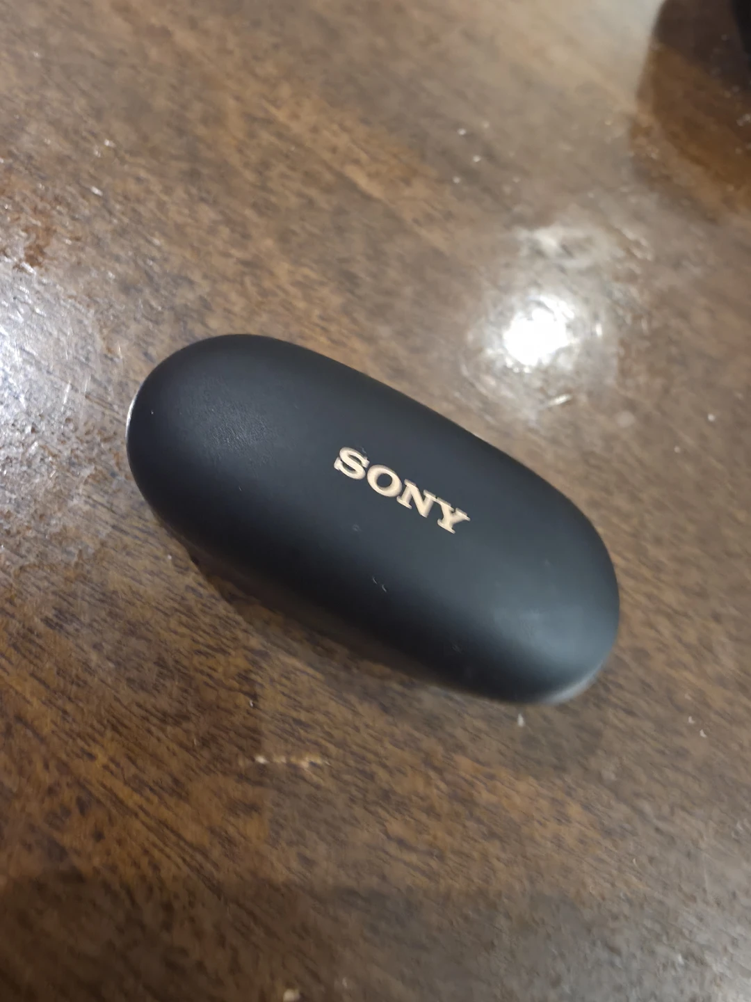 Sony Wf-1000xm5 with leather case