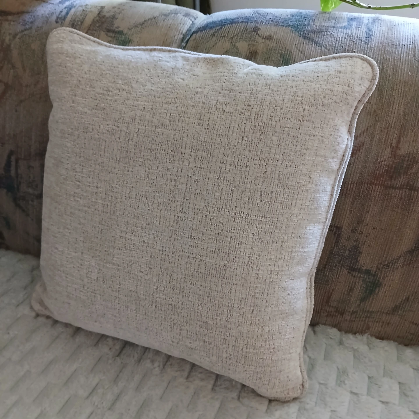 Decorative Throw Pillows - photo 5