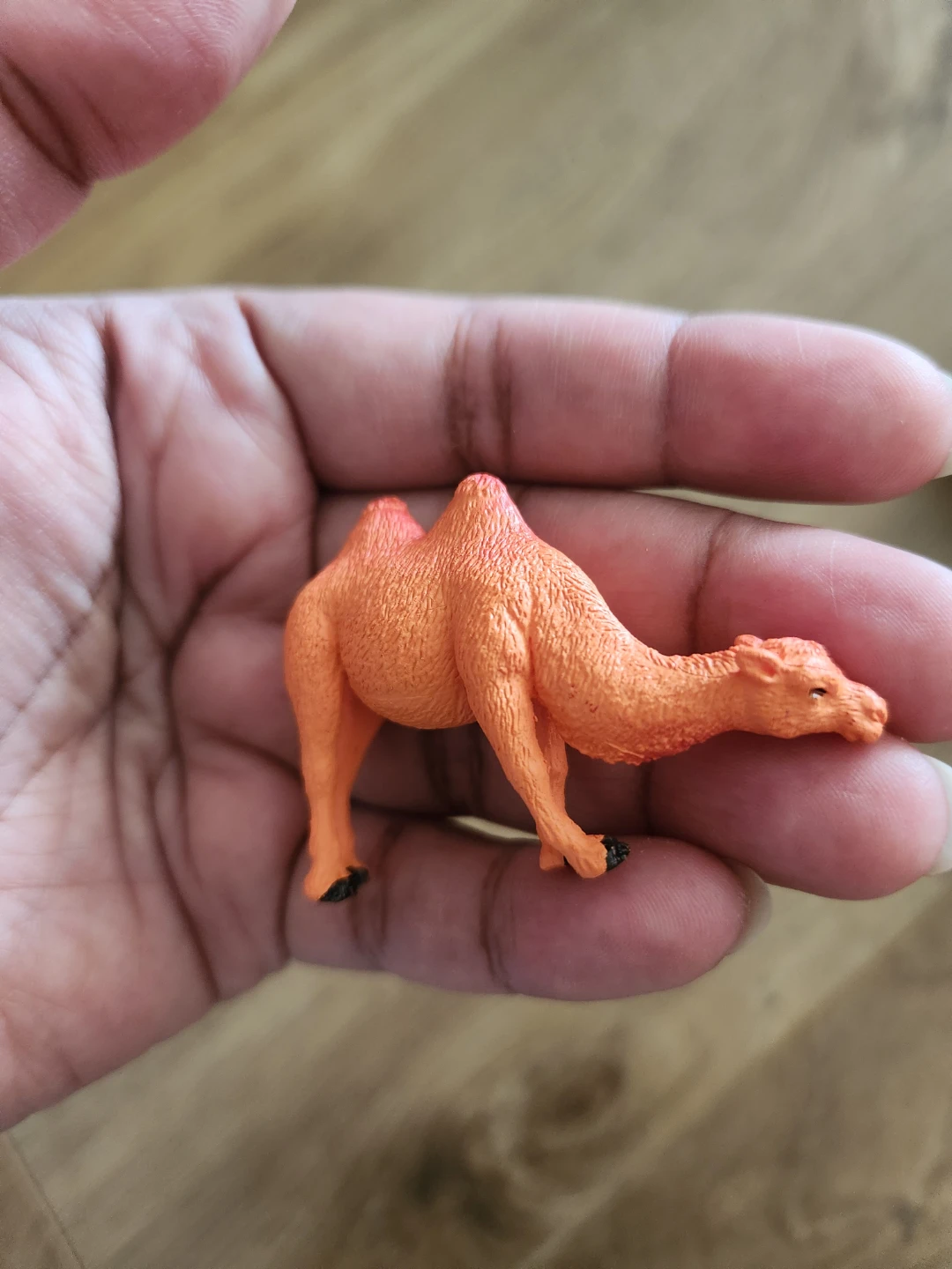 Orange Head Lowered Camel Toy Figurine ⚽