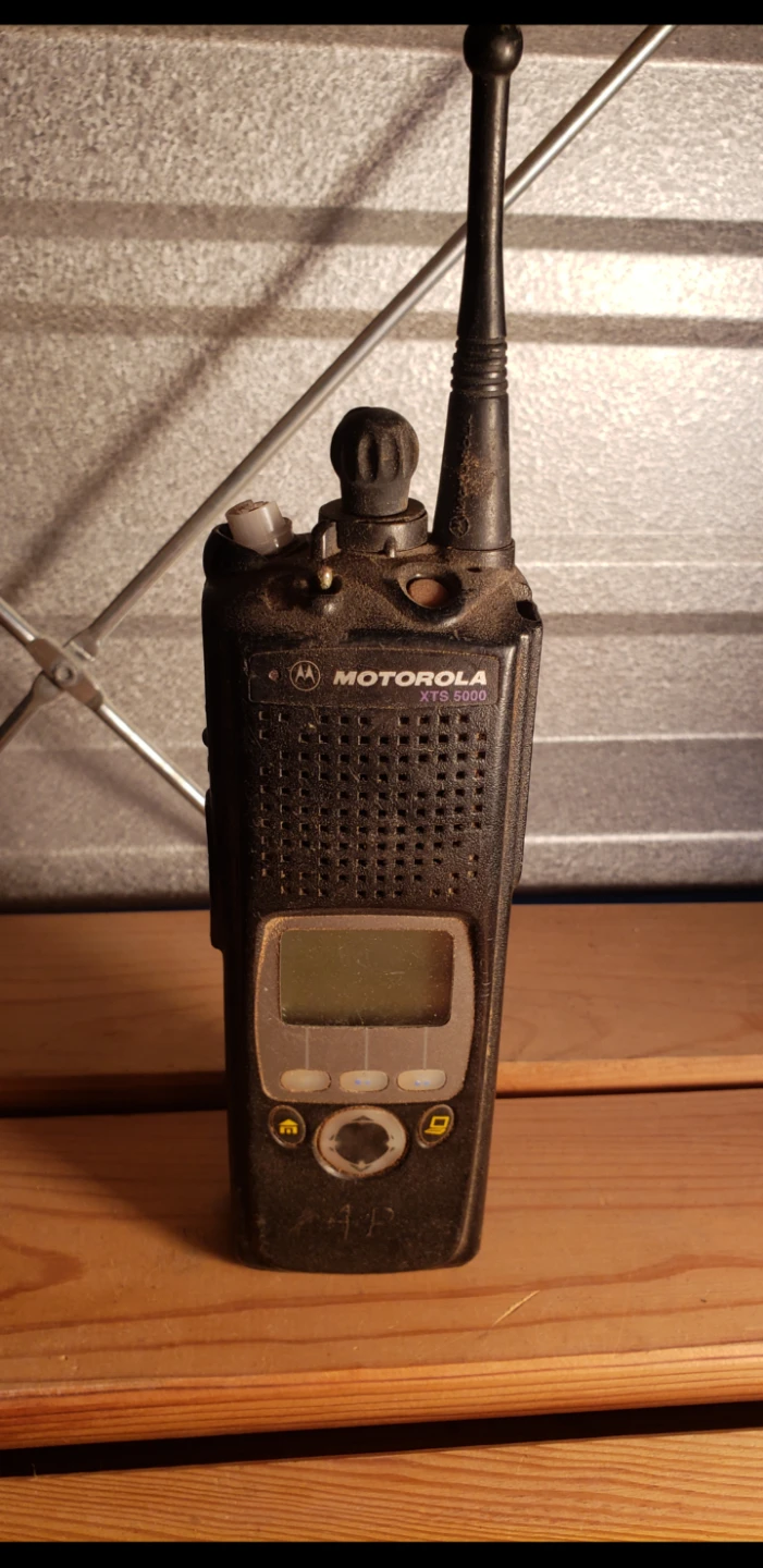 Motorola XTS 5000 Portable Radio