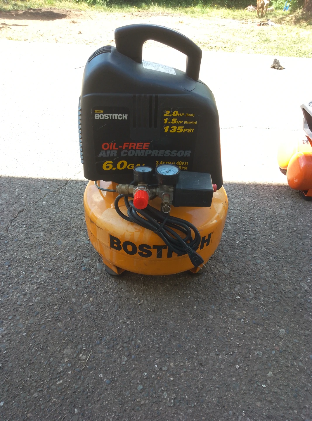 Bostitch 6.0 Gallon Oil-Free Air Compressor