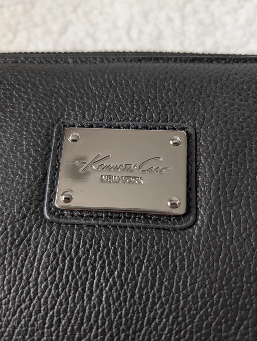 Kenneth Cole Black Leather Zip Around Wallet - photo 2