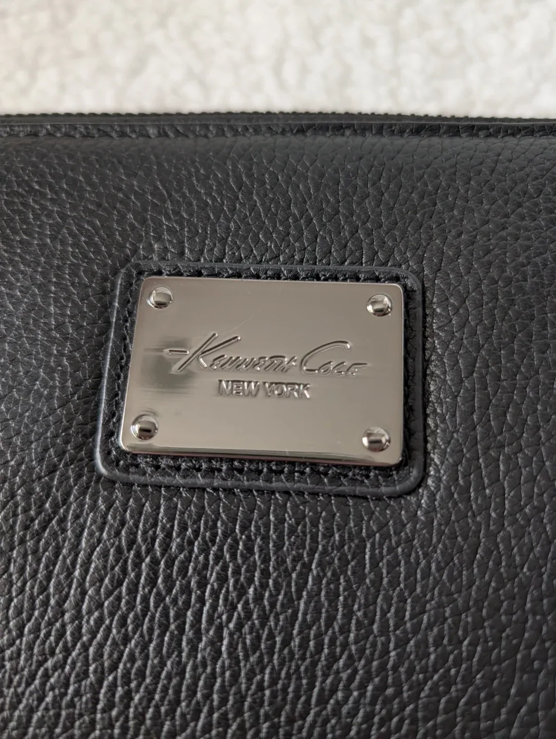 Kenneth Cole Black Leather Zip Around Wallet - photo 2