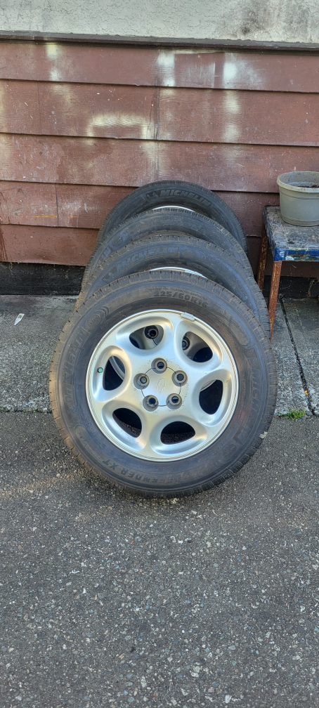 Set of 4 Michelin Tires - photo 3