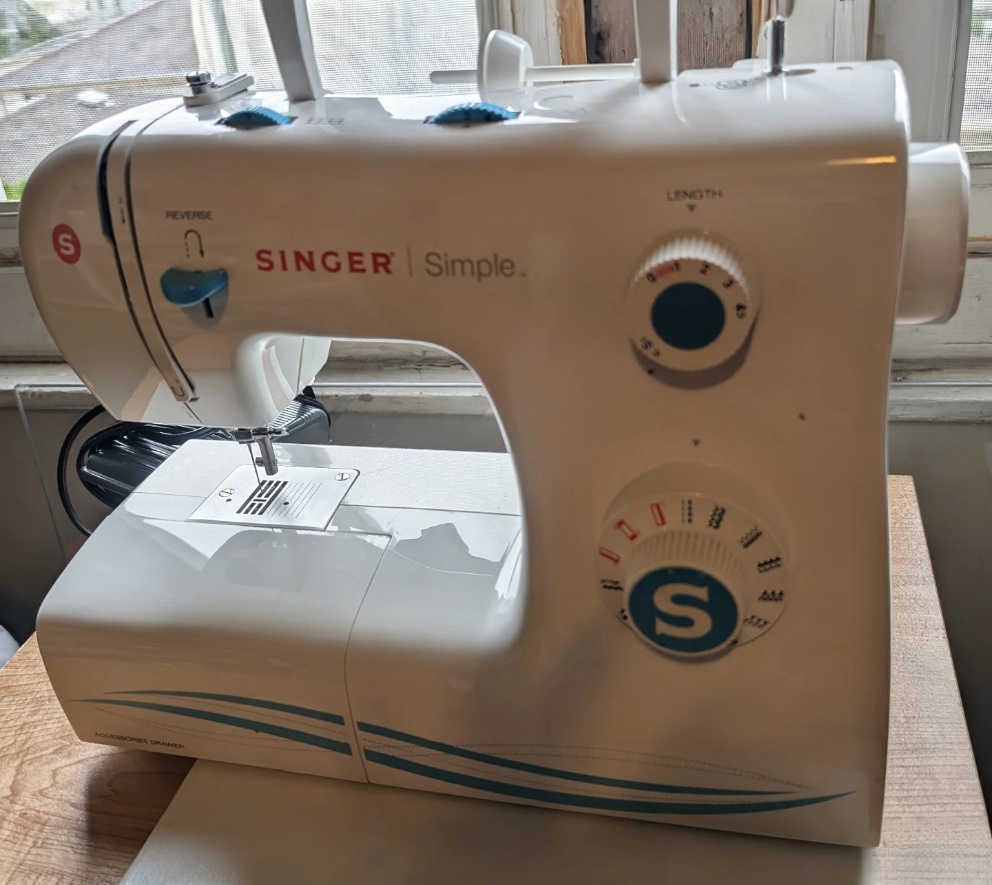 SINGER Simple Sewing Machine