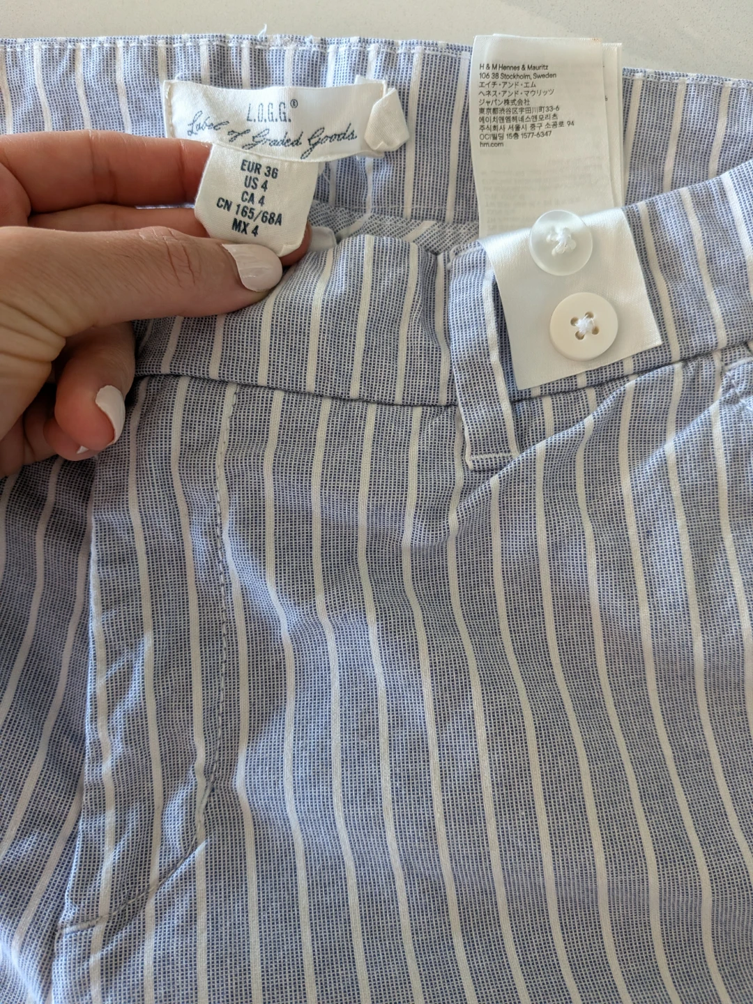 H&M Blue and White Stripe Shorts - photo 3