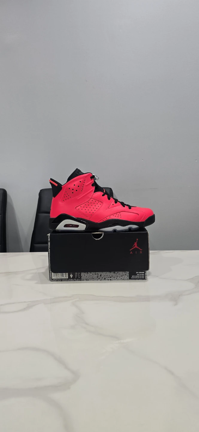 Air Jordan 6 Infrared 23 size 9