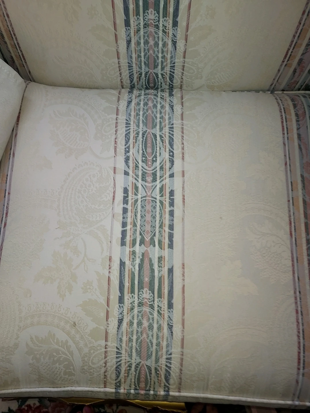 Well made Couch & Love-seat with matching pillows - photo 4