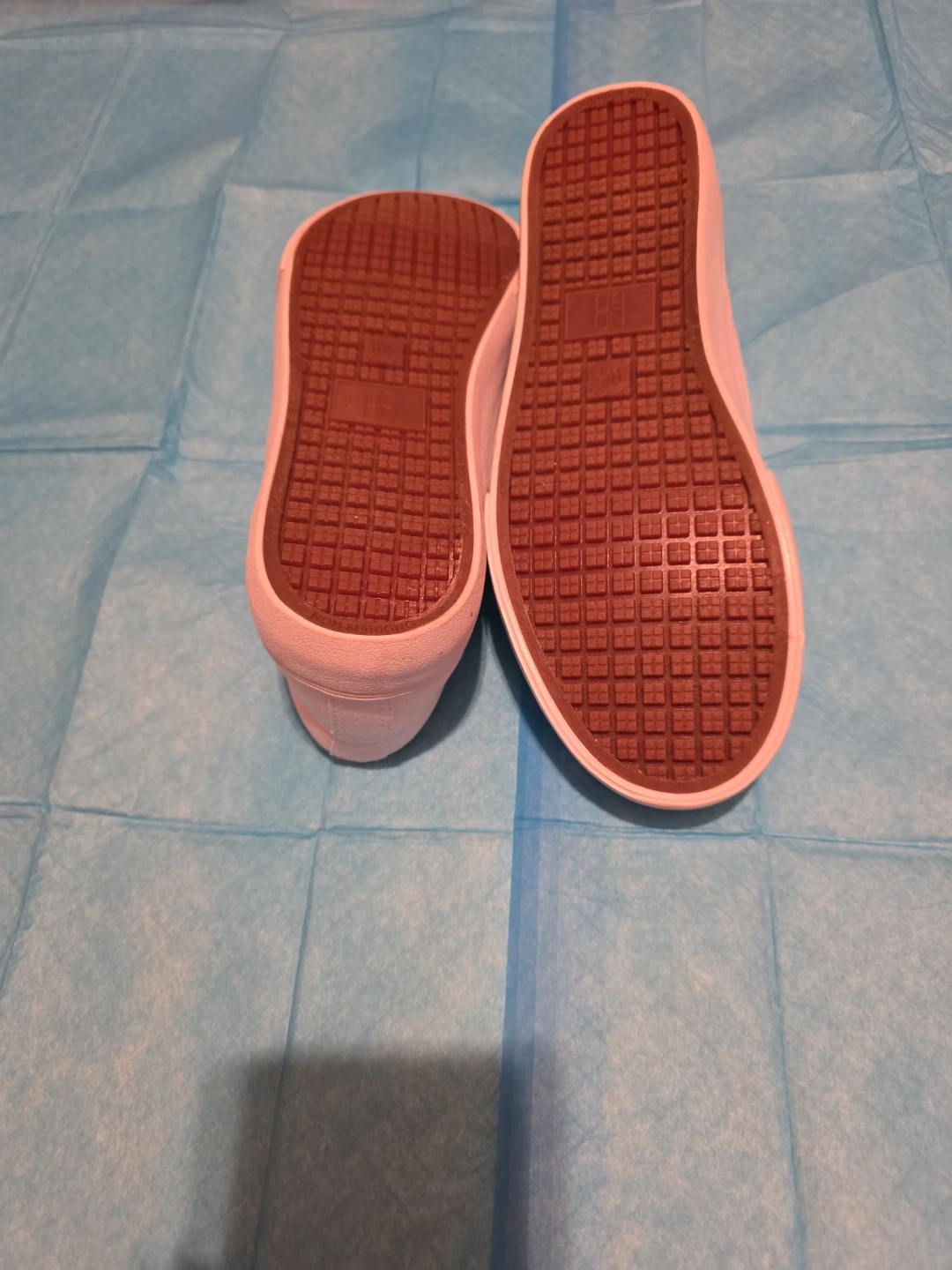 No Boundaries Women's Slip-On Canvas Shoes Size 9.5 White - photo 5