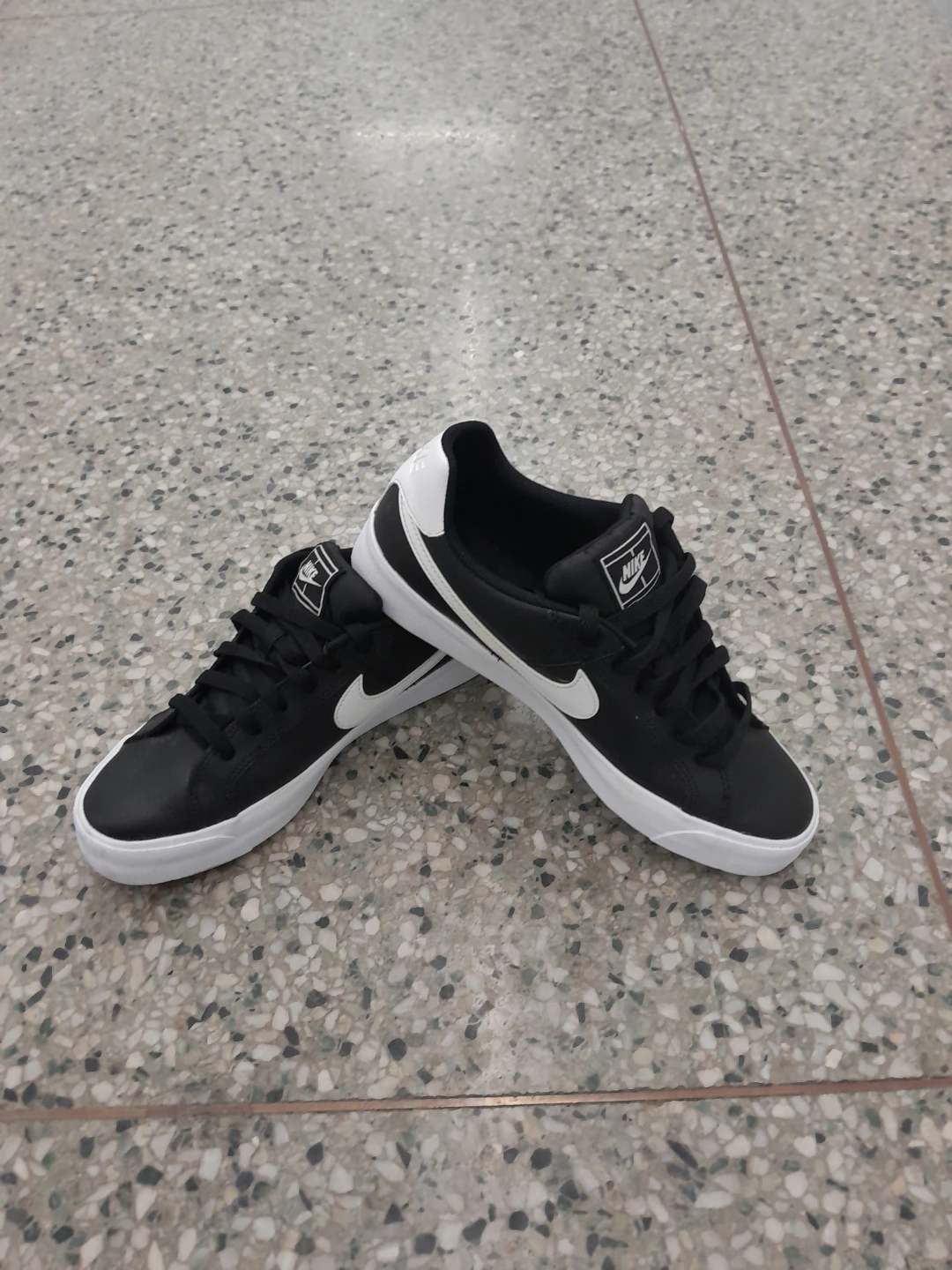 Nike black sneakers Original Men's Size 8 - photo 3
