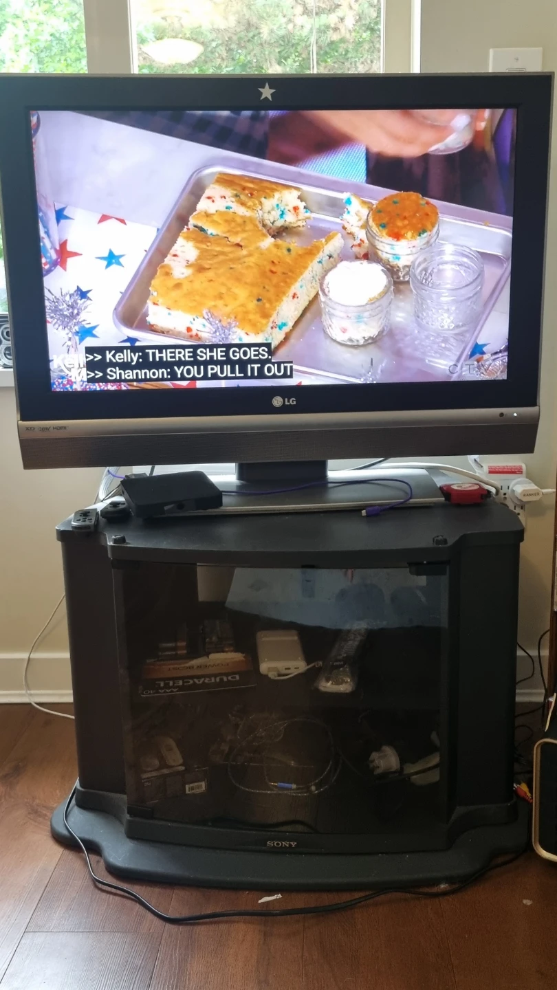 LG 32LC2R LCD TV and Sony Stand