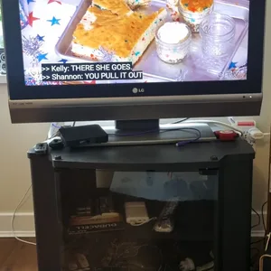 LG 32LC2R LCD TV and Sony Stand