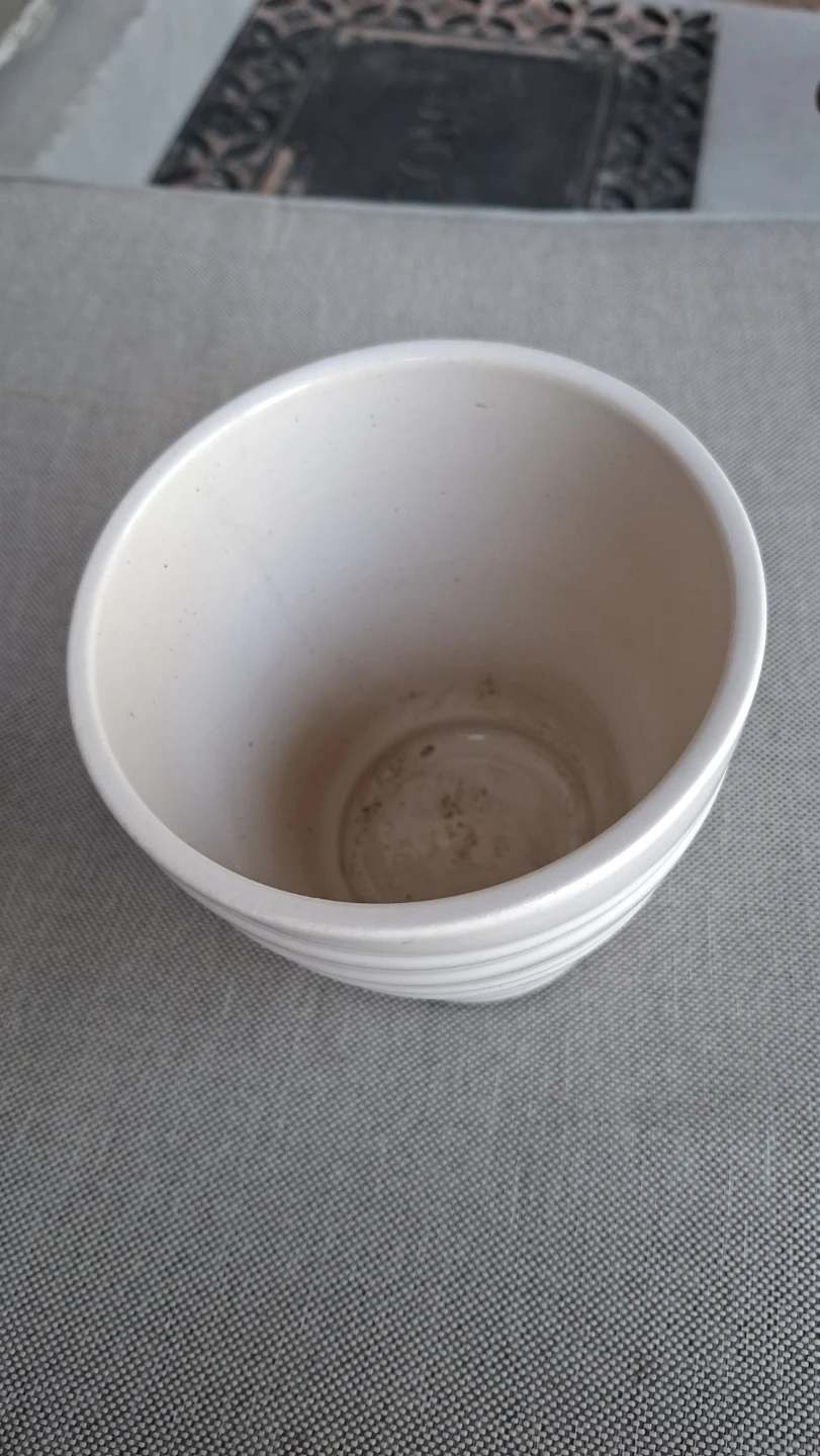 White Ceramic Planter Pot - photo 2