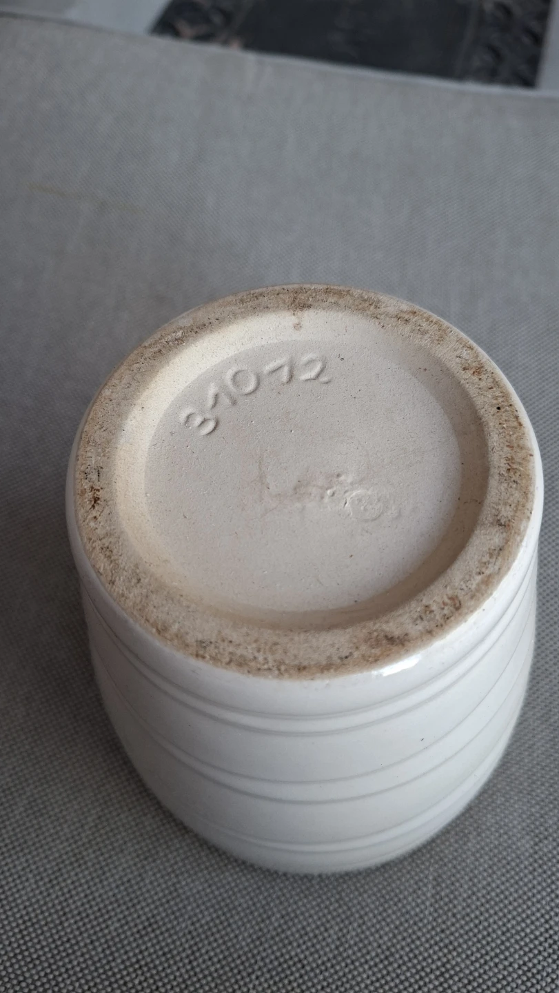 White Ceramic Planter Pot - photo 3