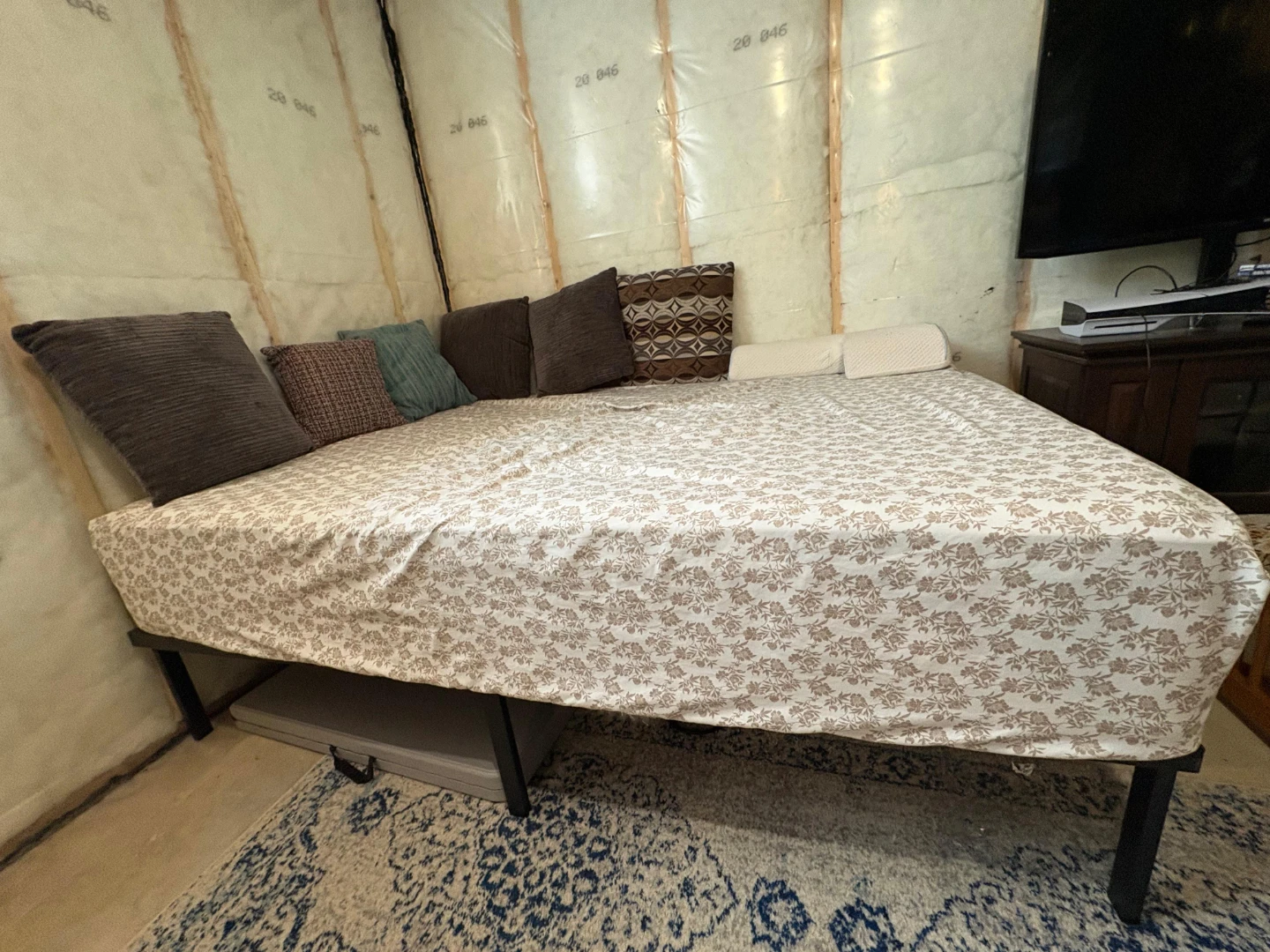 King Size Bed metal Frame with Mattress - photo 2