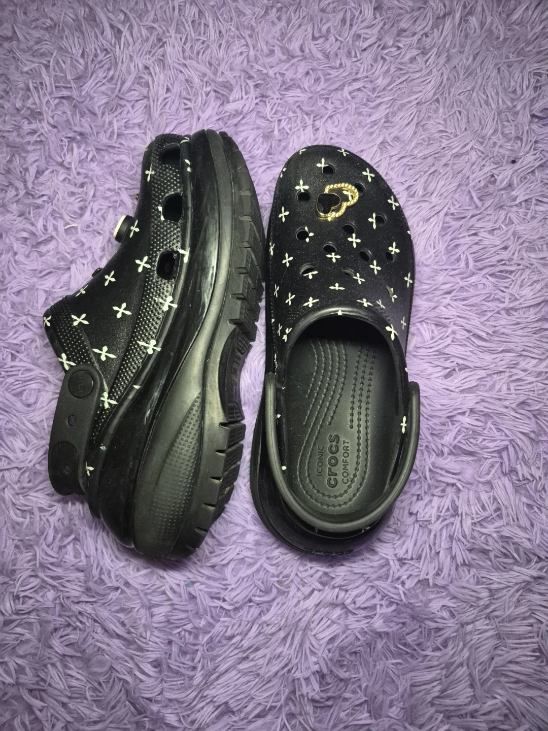 Crocs Black Graphic Clogs - photo 2