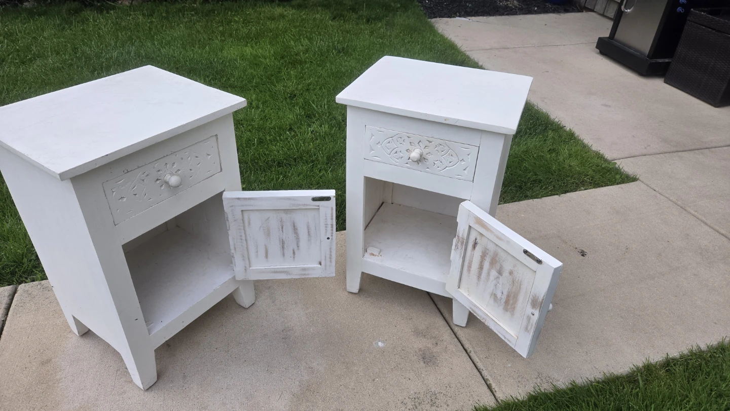 White Nightstands with Carved Detail - Set of 2 - photo 3