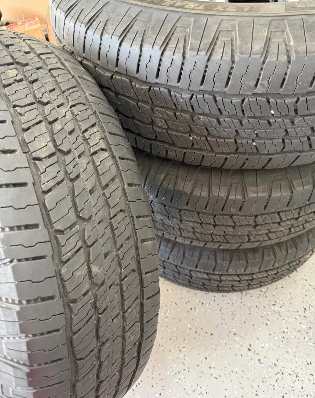 Michelin All-Season Tires 265/70 R18 - photo 4