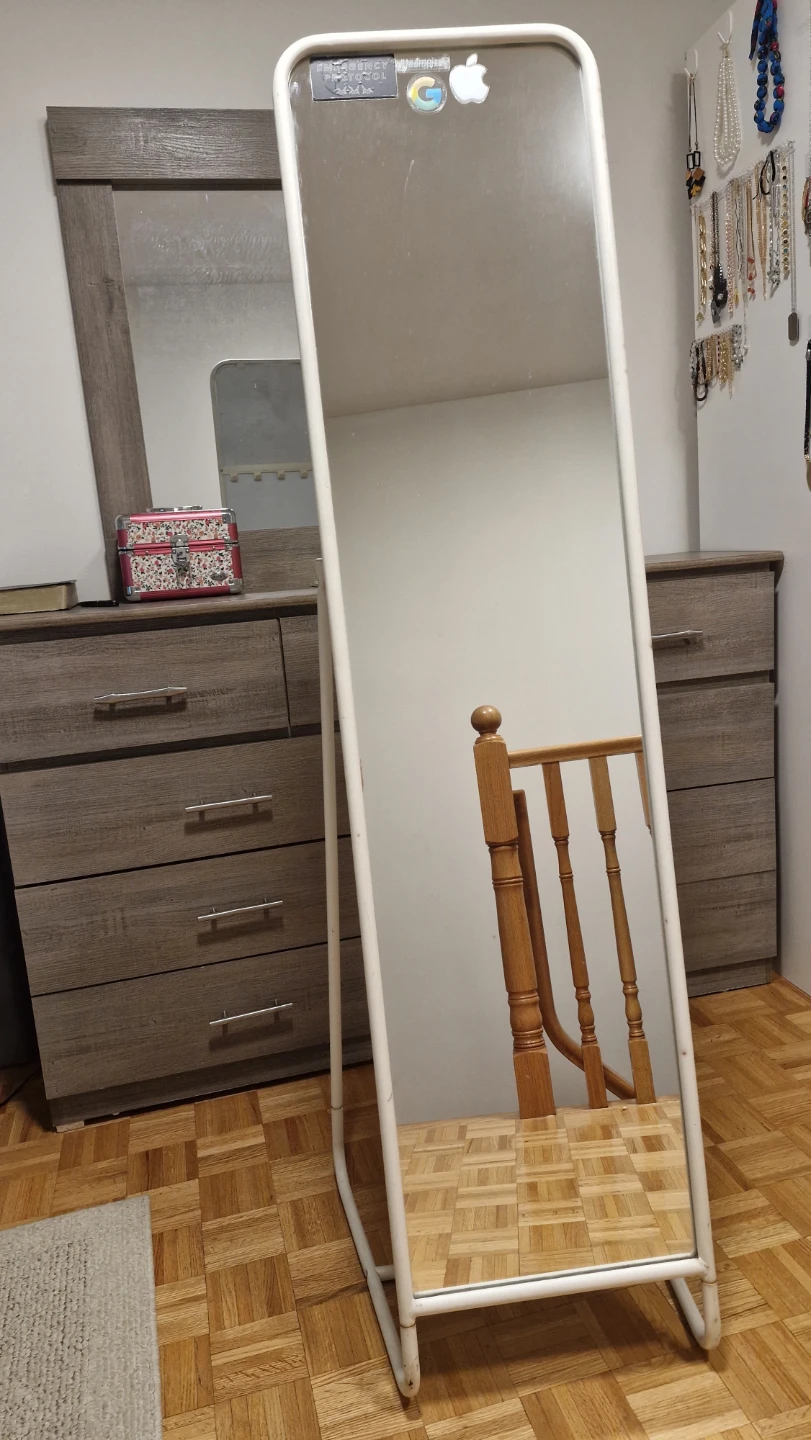 Standing Jewelry Mirror with Storage