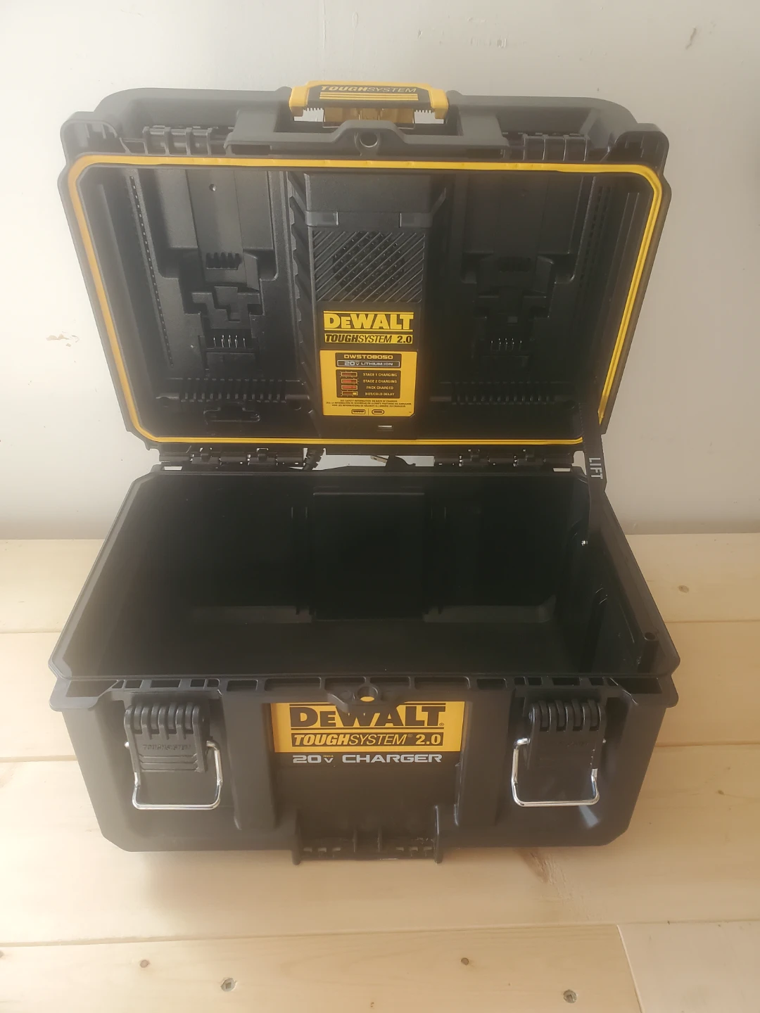 DEWALT TOUGHSYSTEM 2.0 20V Charger