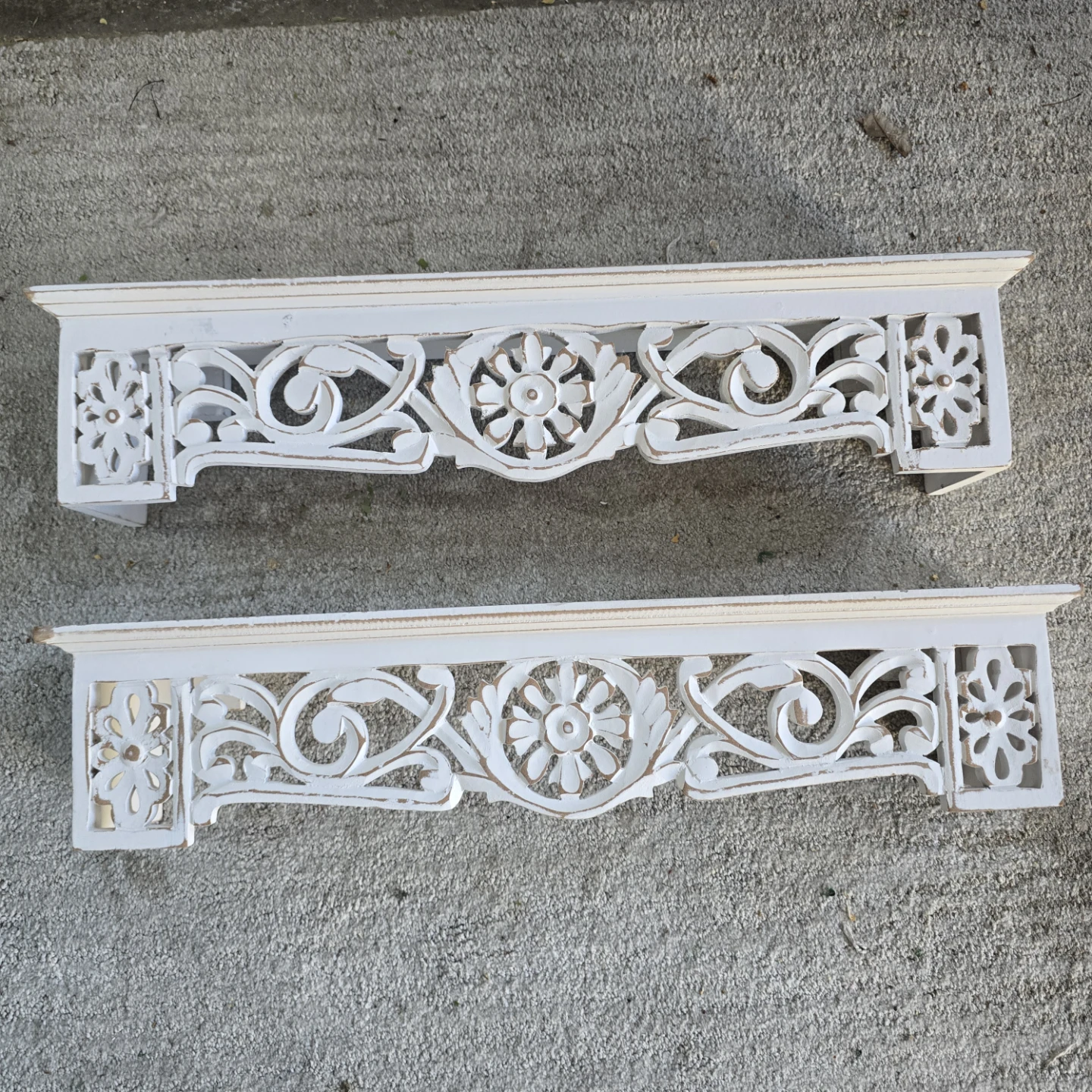 White Decorative Wood Shelves (Set of 2)