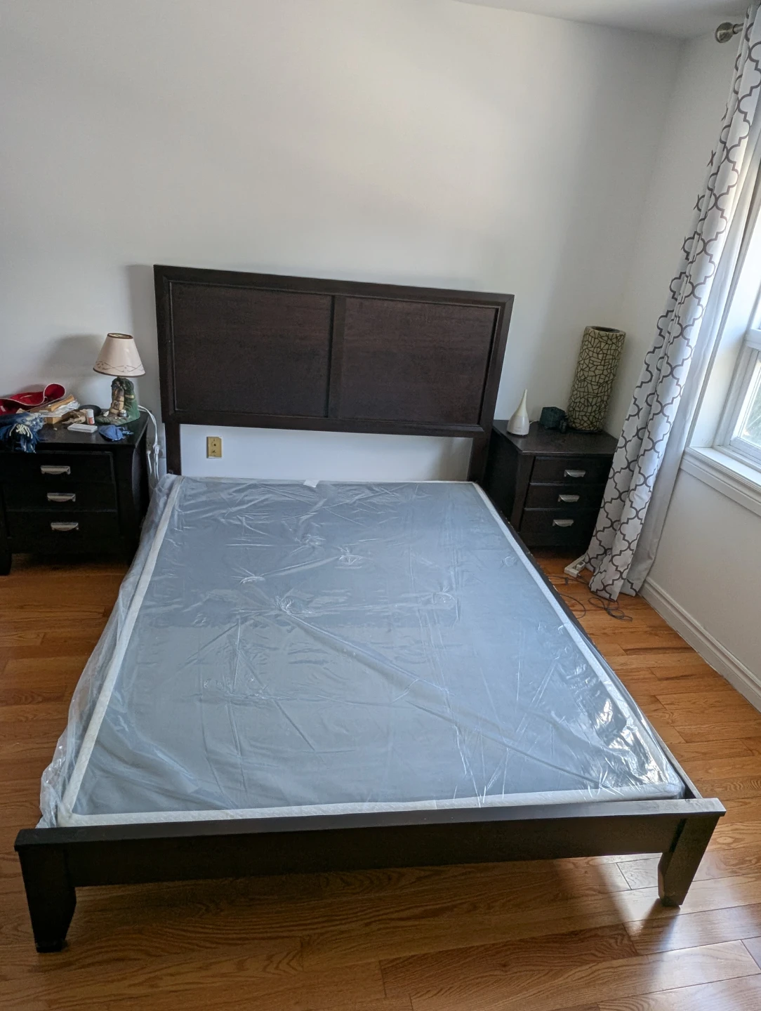 Queen size bedframe (The Bay)