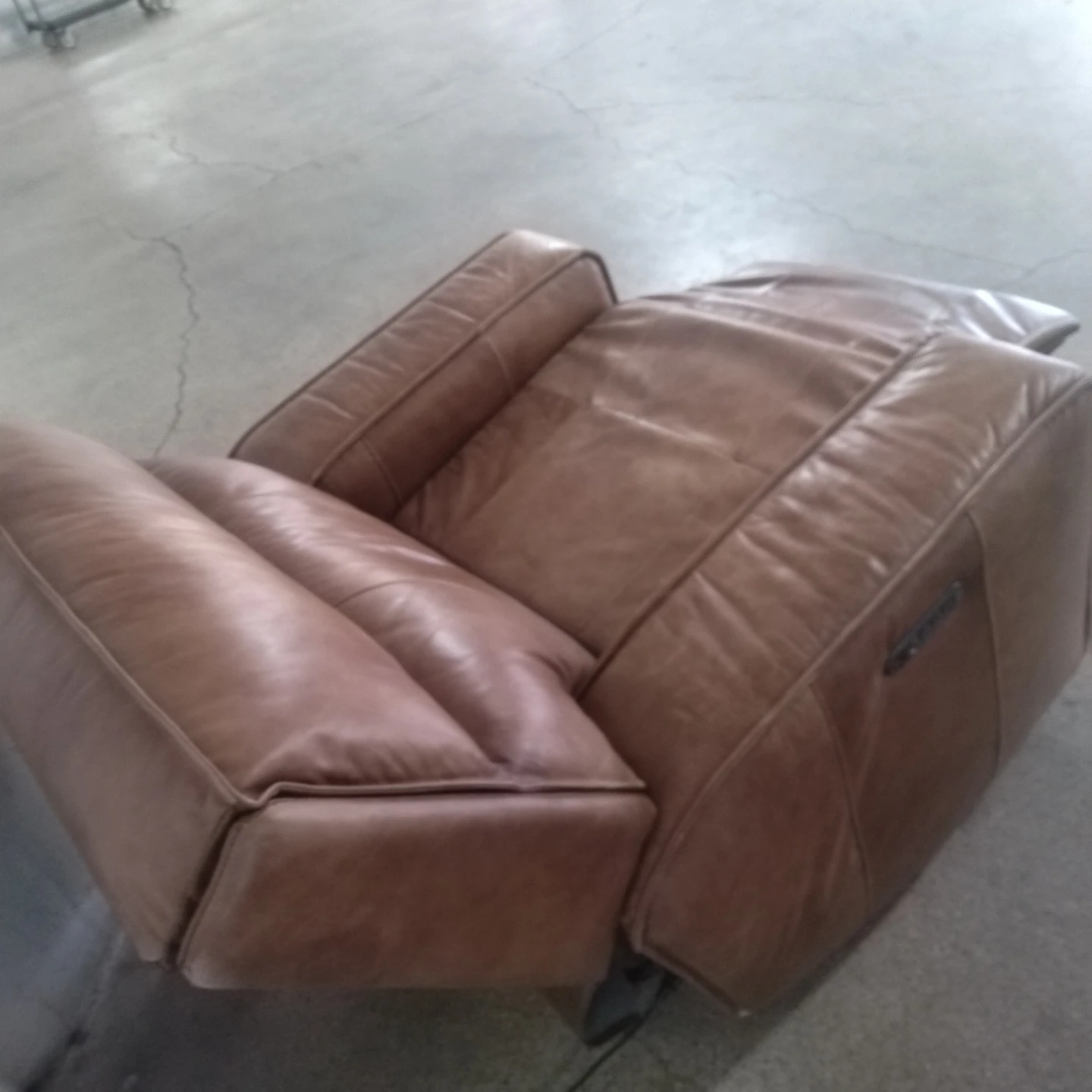 2 recliners electric leader EXELENT condition