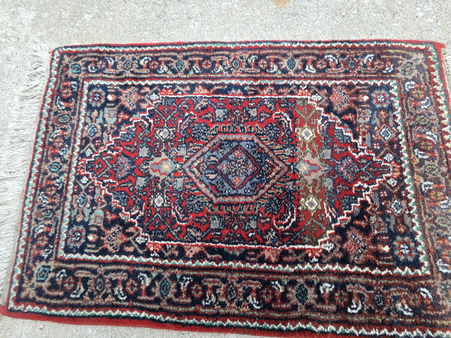 Small Indian (Bidjar) Persian Area Rug - photo 2