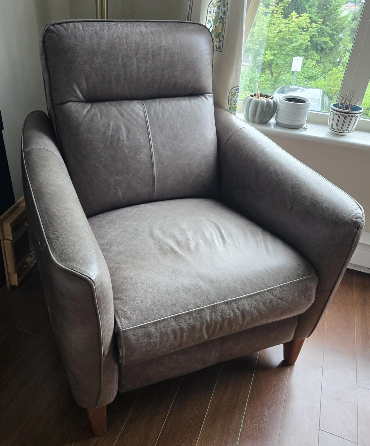 Brown Leather Recliner Armchair - photo 2