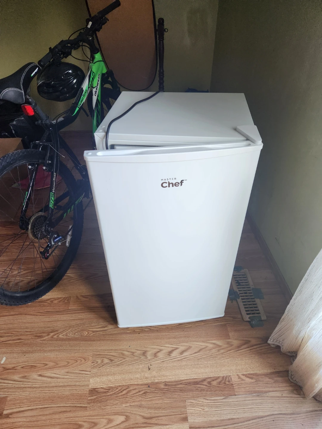 Master Chef mini Refrigerator