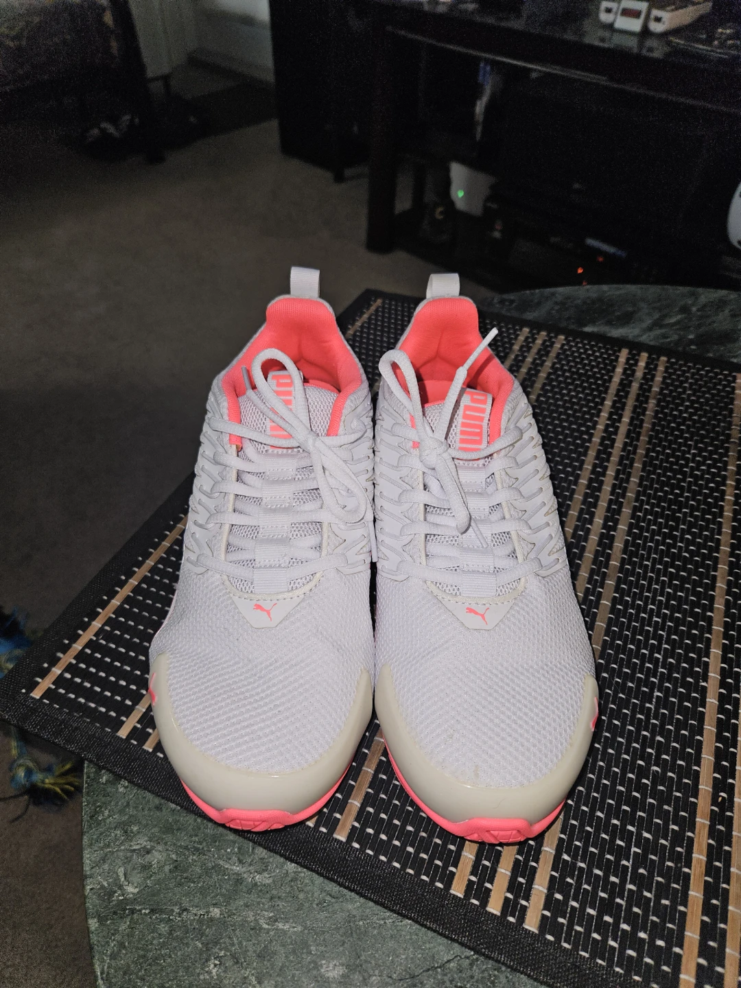 Puma Women's Running Shoes White/Coral Size 8