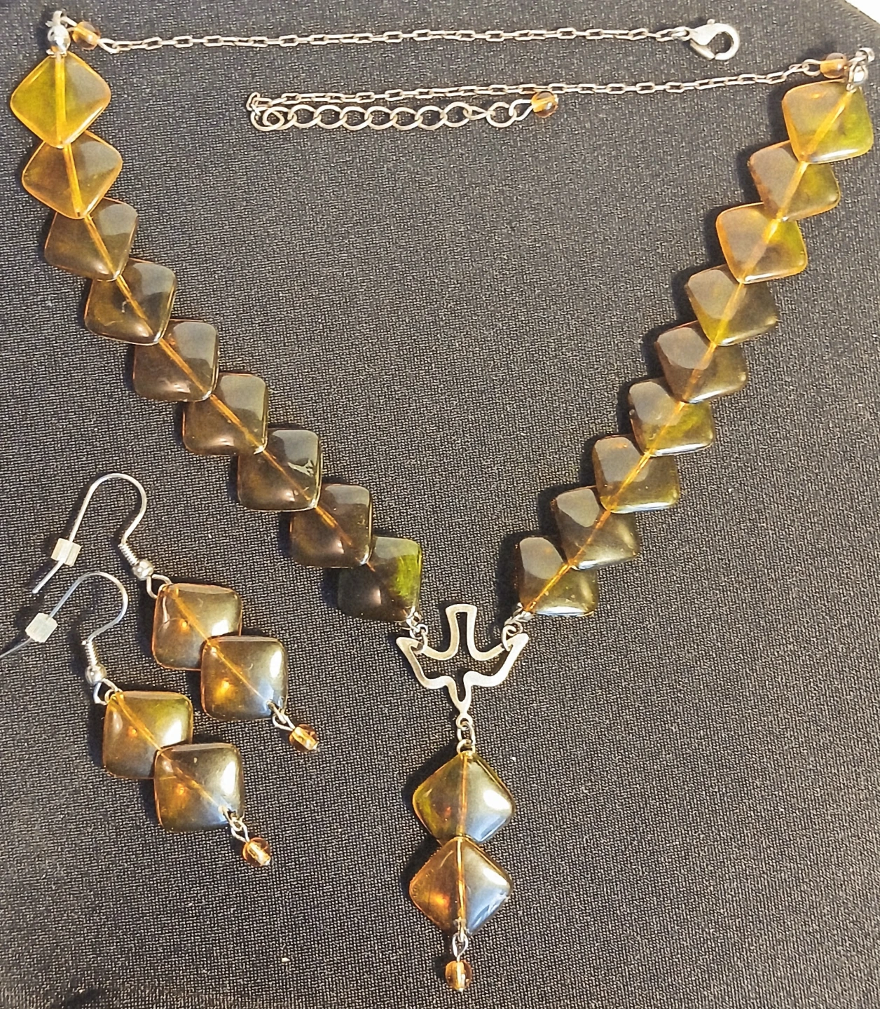 Amber-toned Rhombus Beaded Necklace and Earring Set - photo 2
