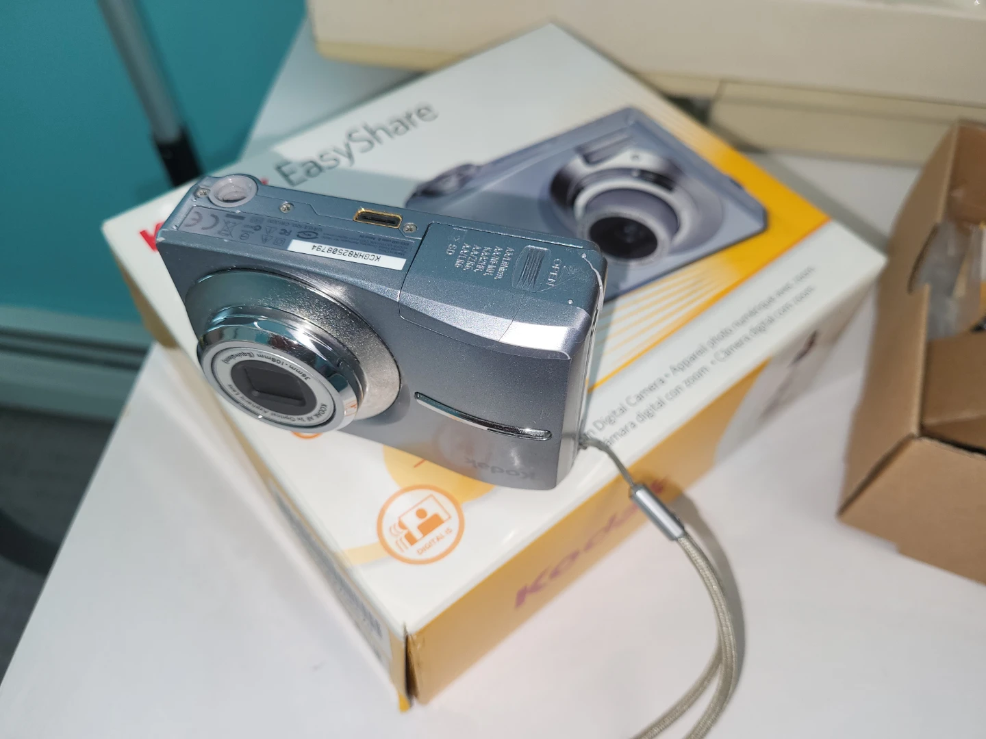 Kodak EasyShare C813 Digital Camera - photo 3