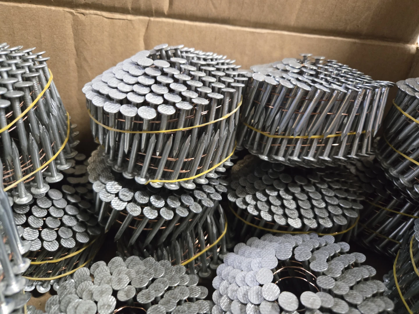 Grip-Rite 1-1/2" Electrogalvanized Wire Weld Coil Roofing Nails - photo 3