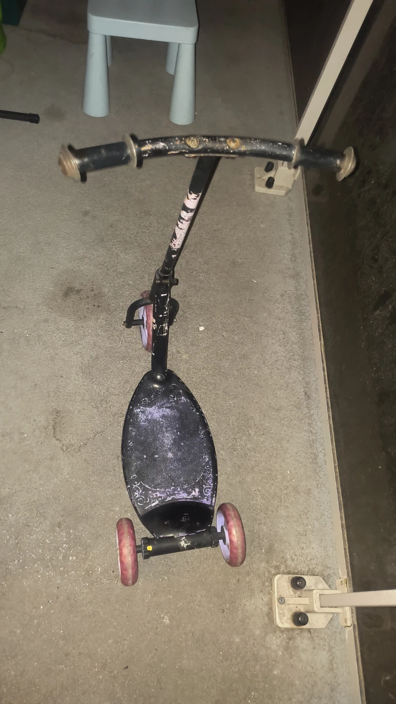 Kids 3-Wheel Scooter - photo 2