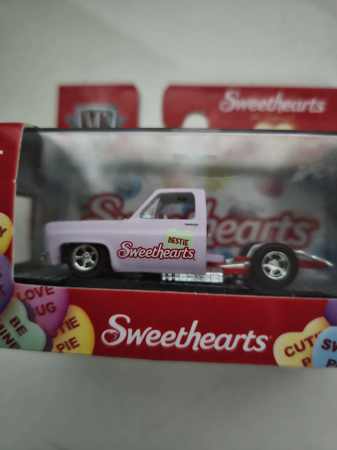 M2 Machines 1970 Chevrolet C-10 Sweethearts Diecast Truck - photo 2