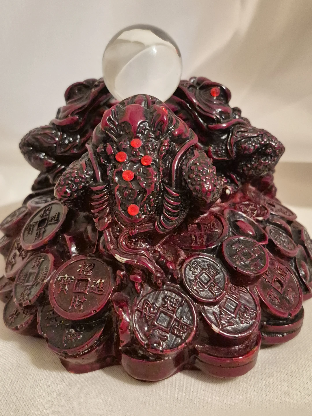 Beautiful Heavy Red Polyresin Feng Shui 3 Toads... - photo 3