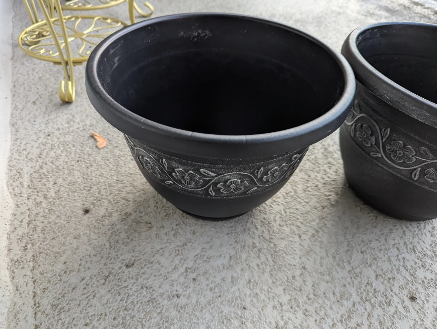 Set of 2 Black Decorative Planters - photo 3