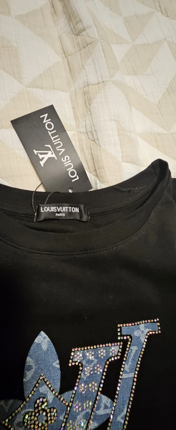 Louis Vuitton T-Shirt and Shorts Set - photo 3