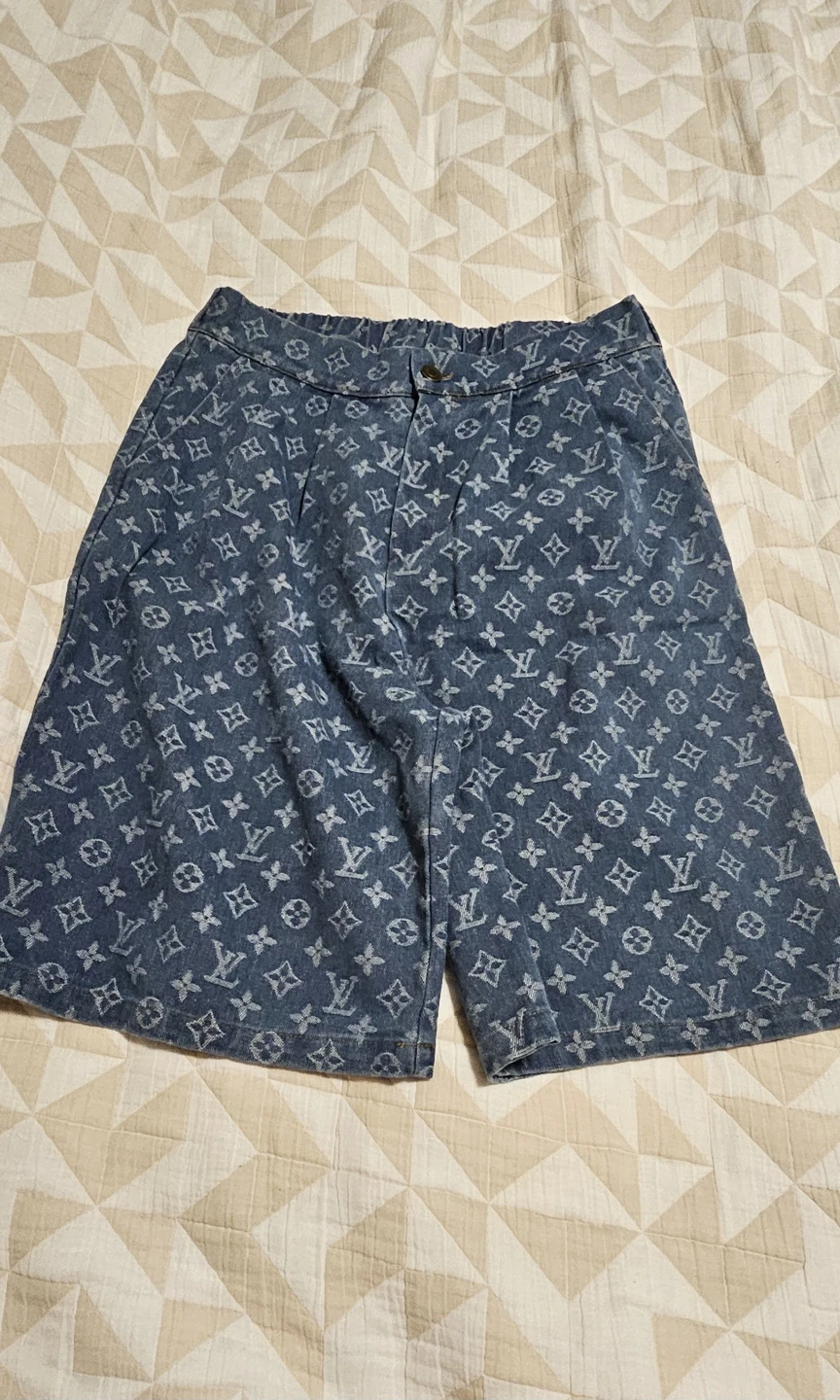 Louis Vuitton T-Shirt and Shorts Set - photo 4
