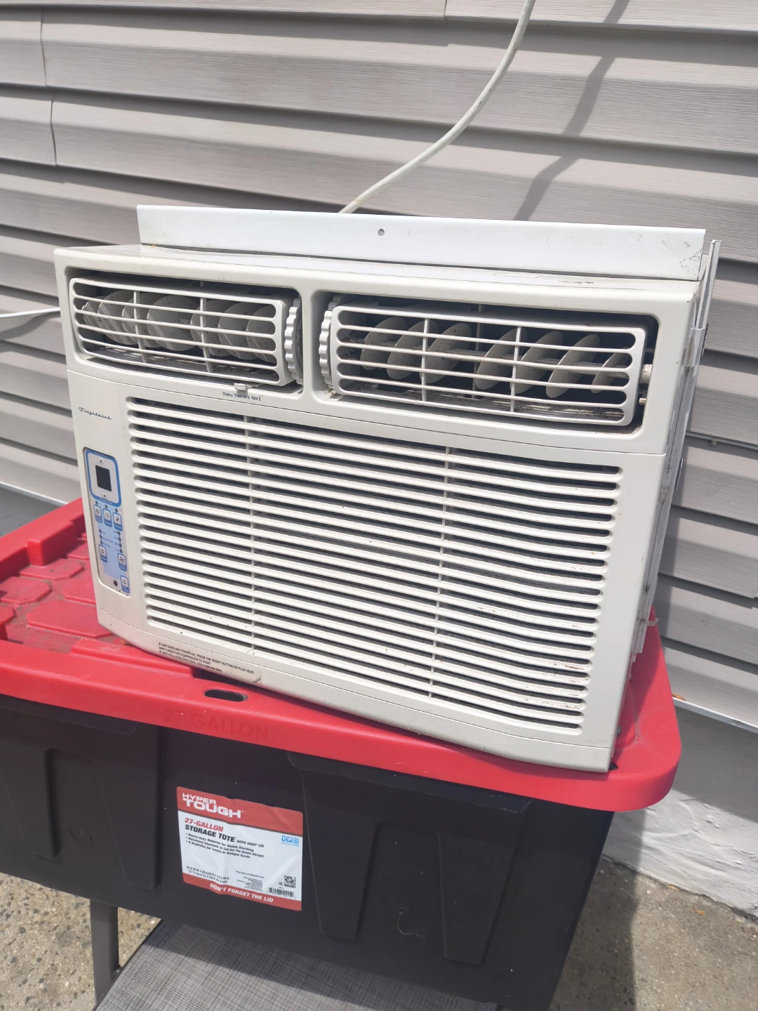 Frigidaire Window Air Conditioner - photo 3