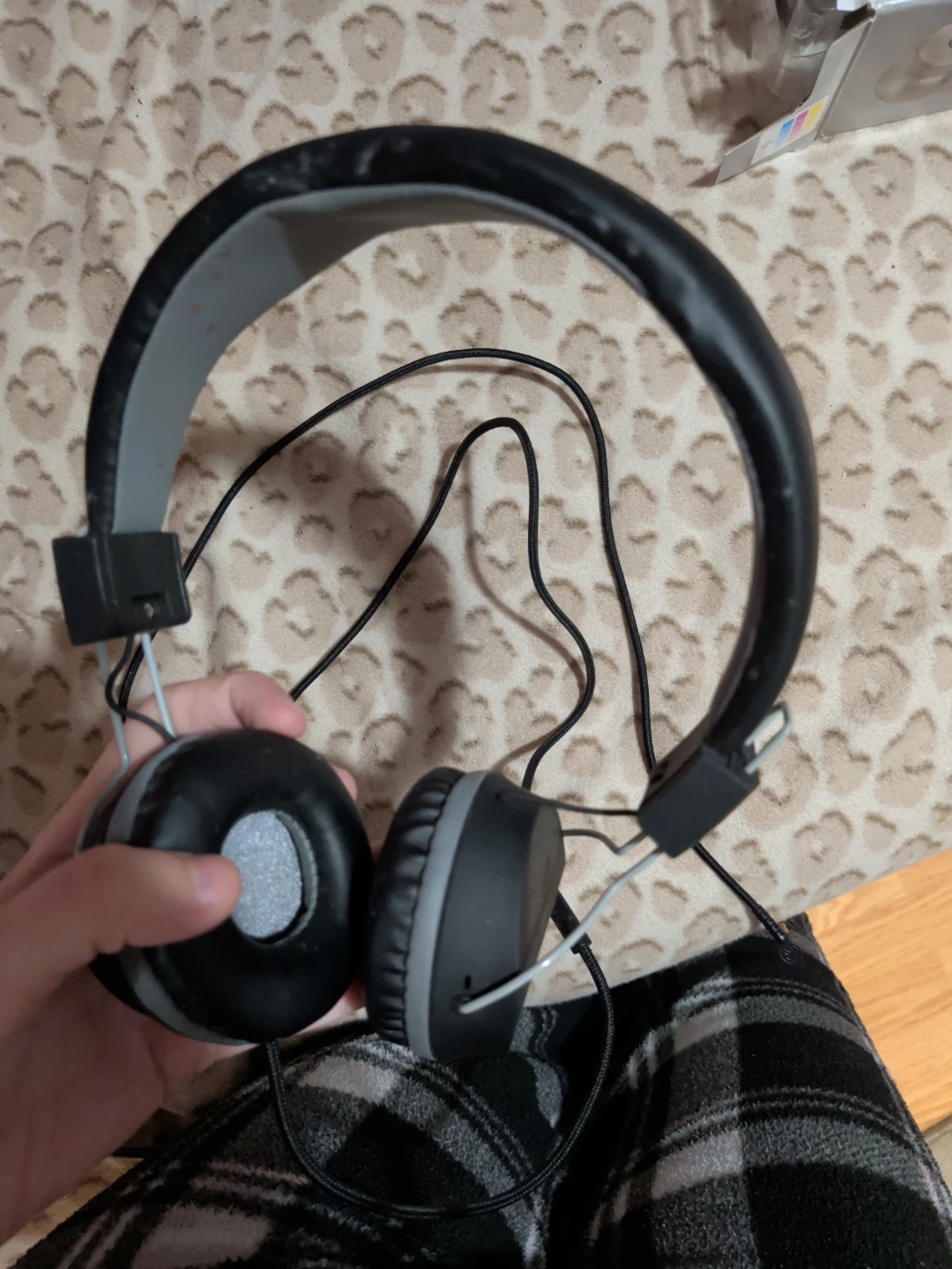 Black and Grey Headphones - photo 2