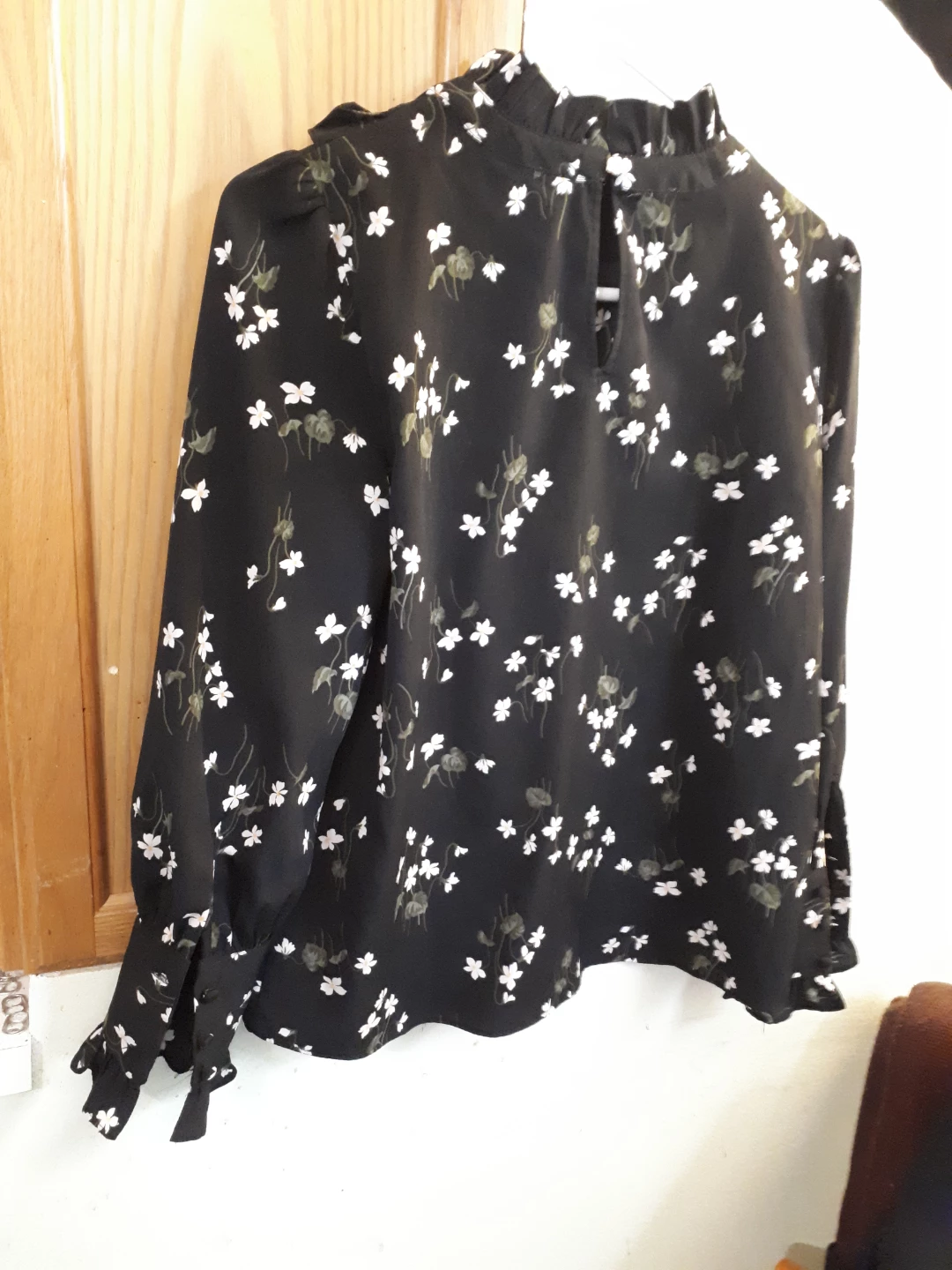 Ann Taylor Petite Black Floral Blouse⚽ - photo 2