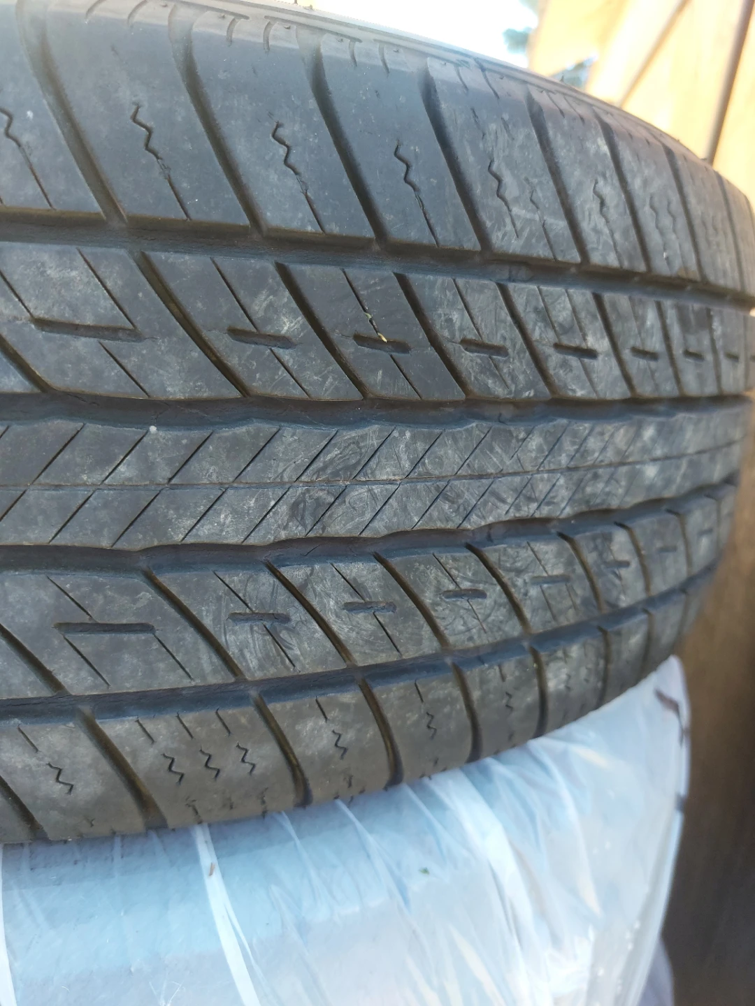 235/60 R18 Uniroyal Touring A/T Tires for Sale - photo 2